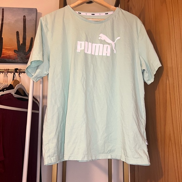 😇3/$15 or listed price EUC Women’s XL PUMA tee - Picture 2 of 5